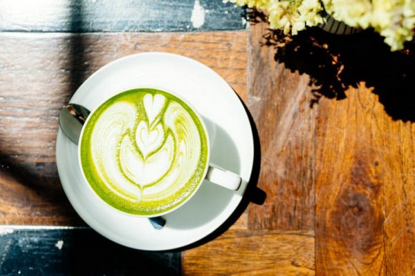Разгрузочный день на зеленом чае с молоком: секреты и преимущества